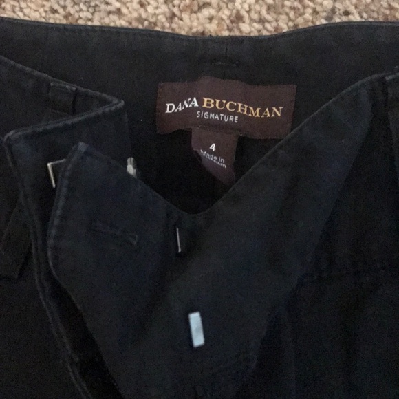 Shorts - Picture 2 of 3